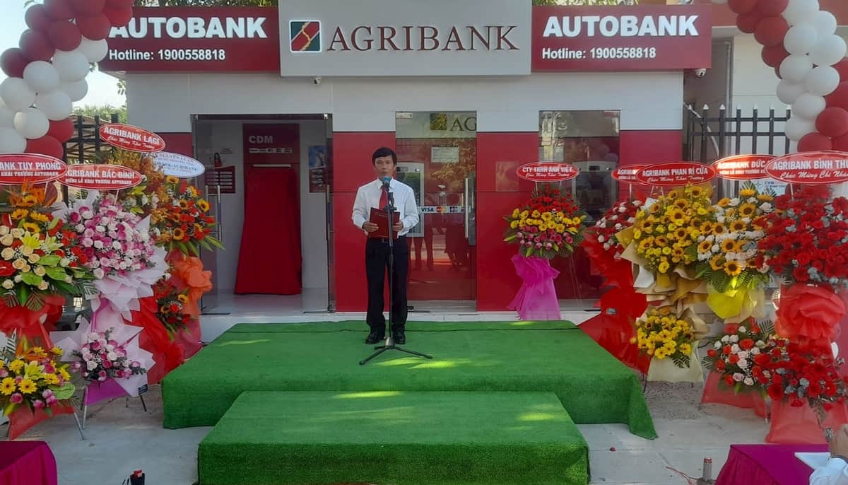 AgriBank Tuy Phong khai trương máy gửi tiền tự động CDM – Autobank - Ảnh: Nhị Thiên/Báo Bình Thuận