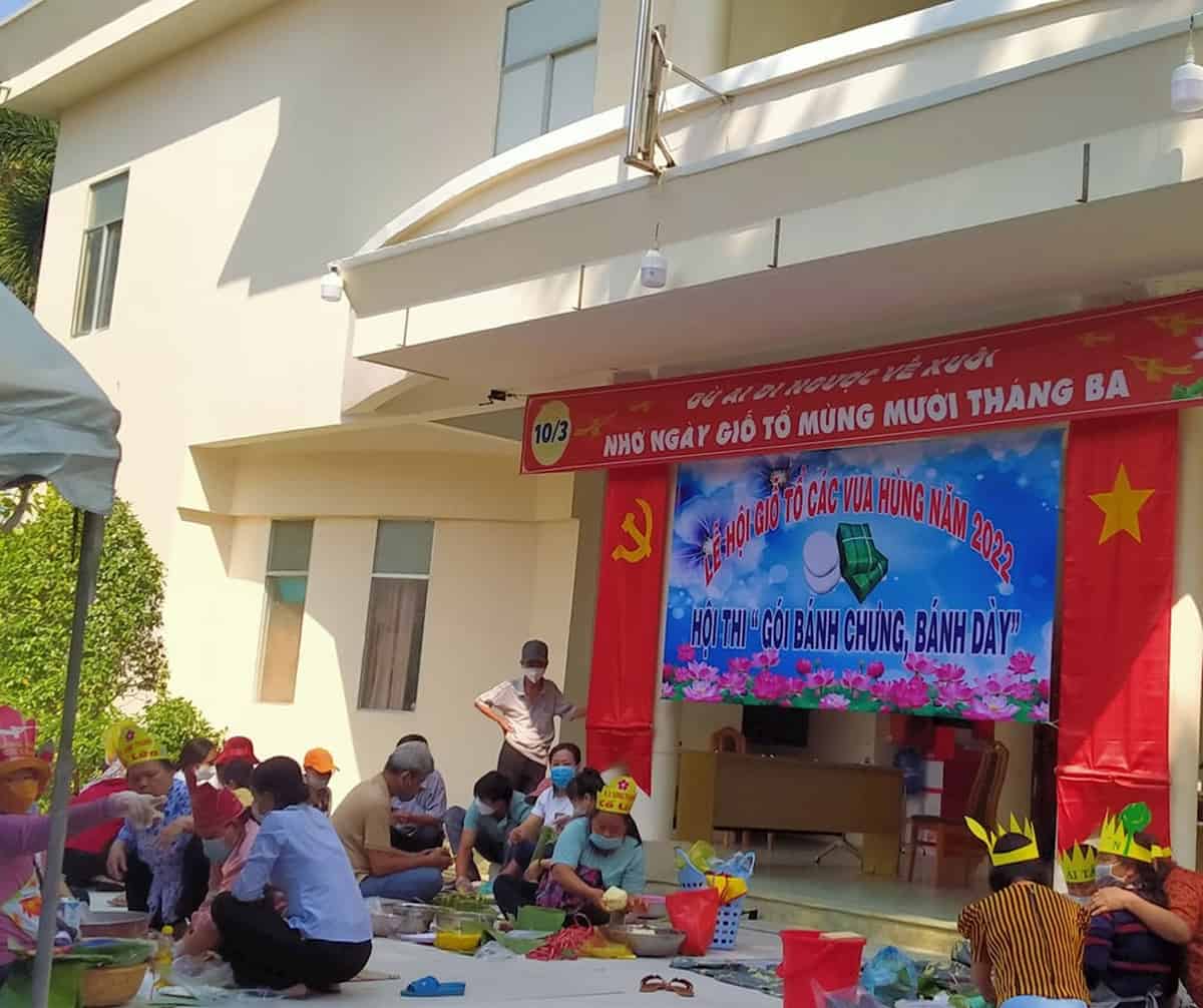 Hội thi “Gói bánh chưng, bánh dày” - Ảnh: Minh Chiến/Báo Bình Thuận