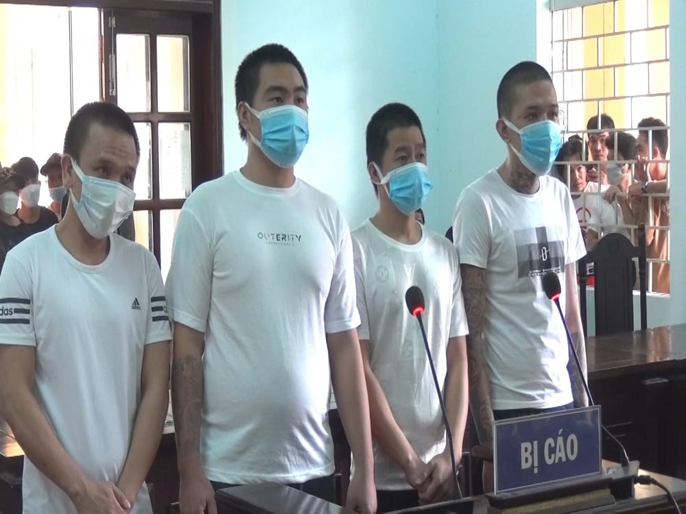 Xét xử nhóm thanh niên hỗn chiến ở Liên Hương - Ảnh: Phi Hải/Báo Bình Thuận
